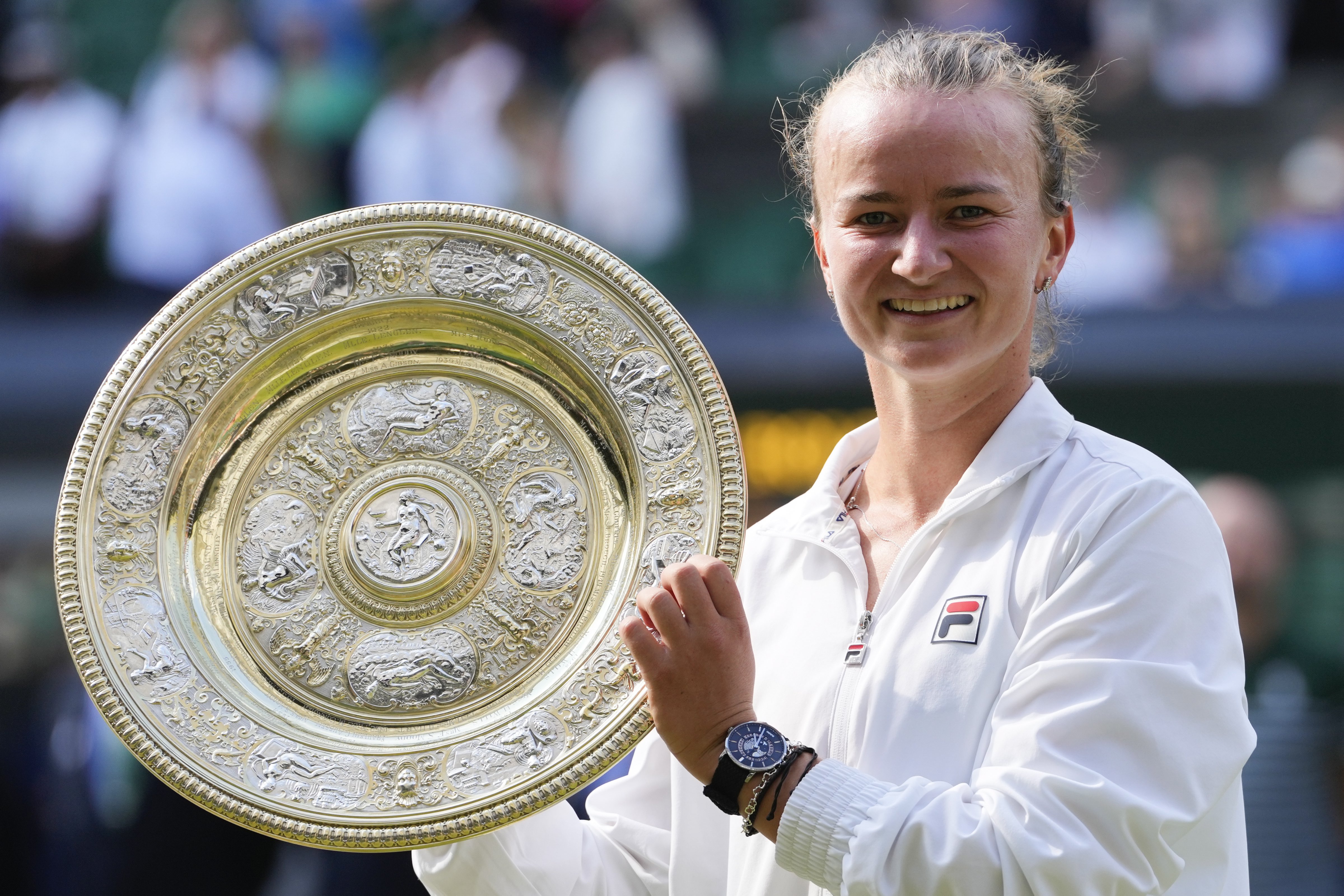 https://salarnews.in/public/uploads/images/newsimages/maannewsimage13072024_224636_Barbora Krejcikova won Wimbledon1.jpg